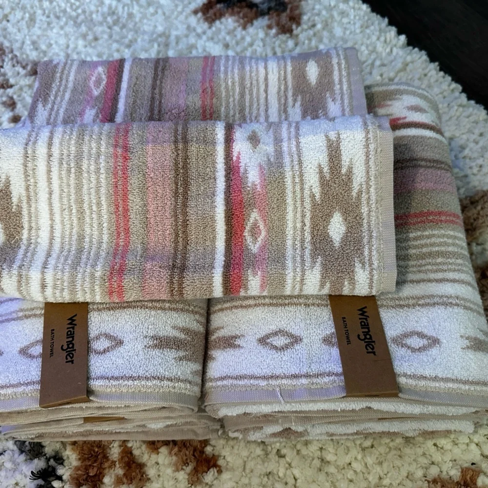 NWT Wrangler Bath Towels Set Of 6 Coyote Sands Pink 4 Bath & 2 Hand